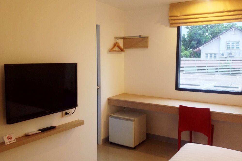 Hop Inn Lampang Extérieur photo